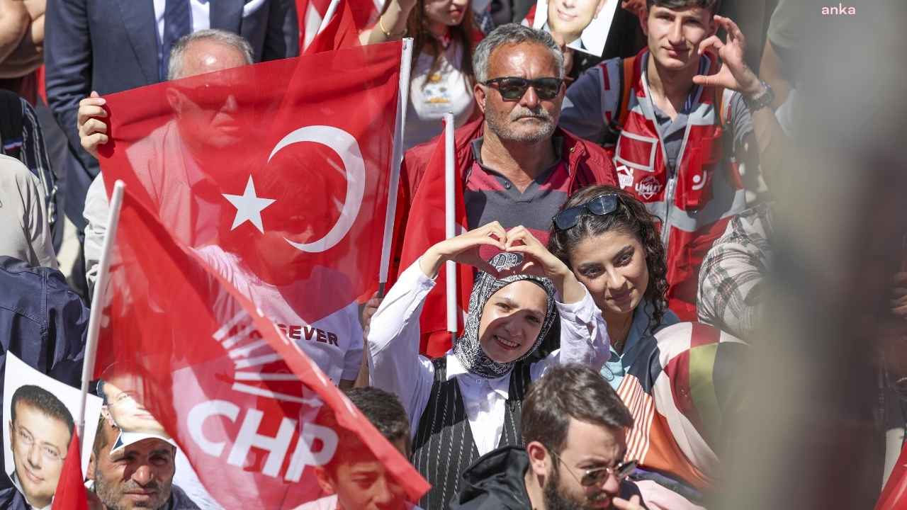 Ozgur Ozel Vanda Kurt Sorununun Cozumu Icin Tarihi Konusma Yapti 2025 (2)
