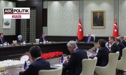 Bakan değişimleri gündemde! Koltuğu sallanan isimleri verdi