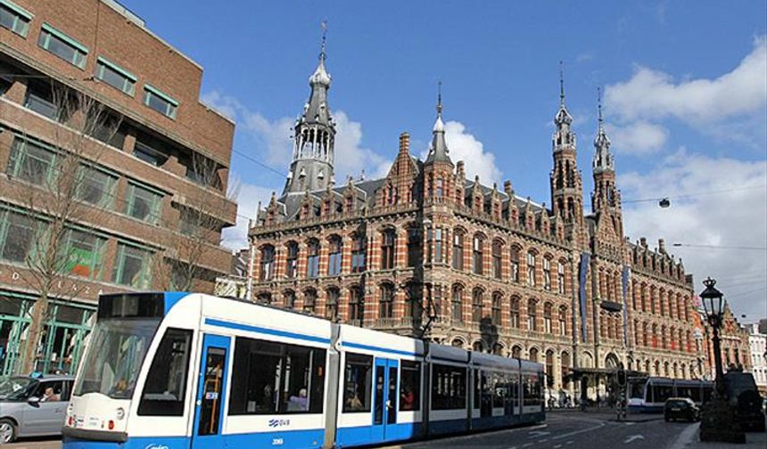 Hollanda imam hatip okuluna izin verdi
